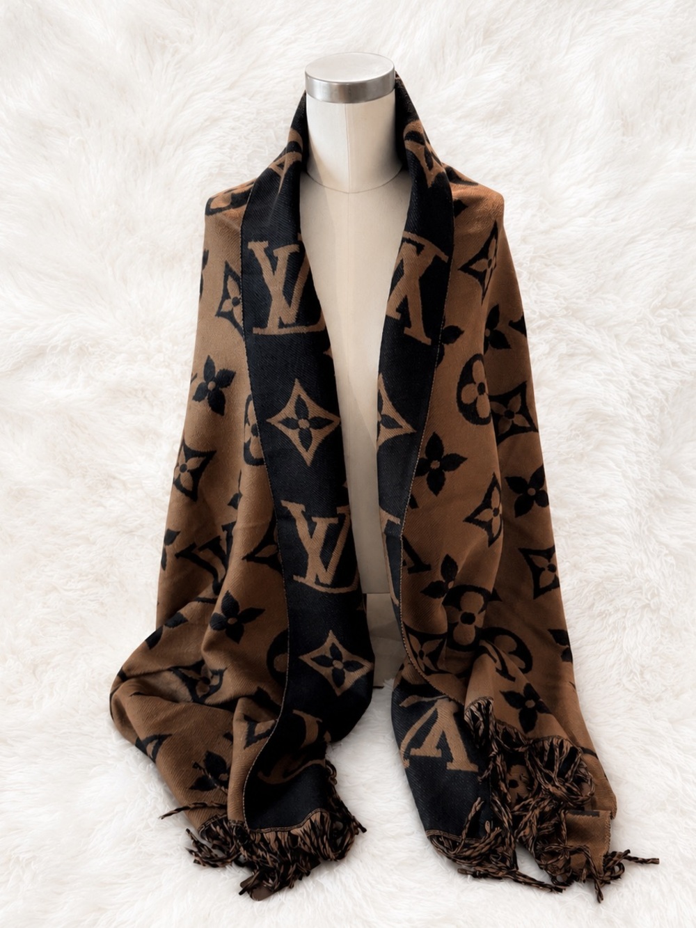 Louis Vuitton Cashmere Scarf/Shawl/Wrap